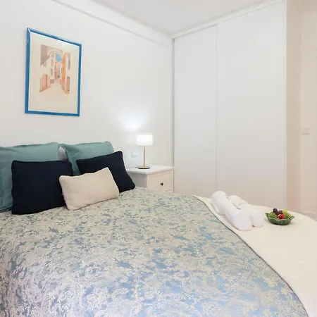 Host Wise - Spacious Fresh Flat W Terrace - Near Sea Espinho (Aveiro)