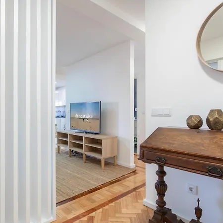 Host Wise - Spacious Fresh Flat W Terrace - Near Sea * Espinho (Aveiro)