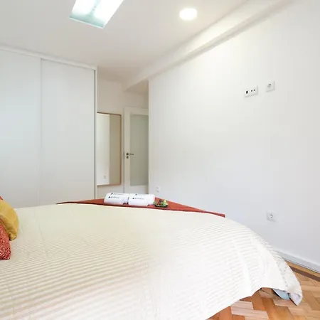Apartment Host Wise - Spacious Fresh Flat W Terrace - Near Sea Espinho (Aveiro)