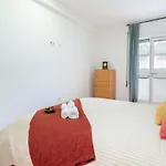 Host Wise - Spacious Fresh Flat W Terrace - Near Sea Apartment