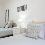 Host Wise - Spacious Fresh Flat W Terrace - Near Sea Apartment