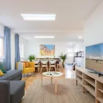 Host Wise - Spacious Fresh Flat W Terrace - Near Sea * Espinho (Aveiro)