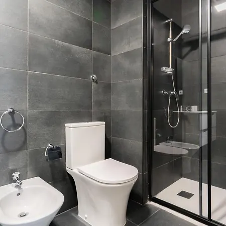 شقة Host Wise - Spacious Fresh Flat W Terrace - Near Sea *