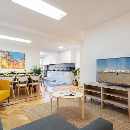 Host Wise - Spacious Fresh Flat W Terrace - Near Sea