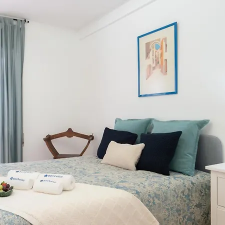 Host Wise - Spacious Fresh Flat W Terrace - Near Sea Apartment *