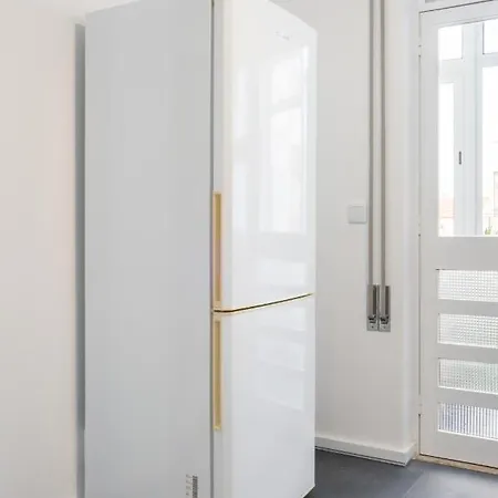 Host Wise - Spacious Fresh Flat W Terrace - Near Sea شقة إسبِنو