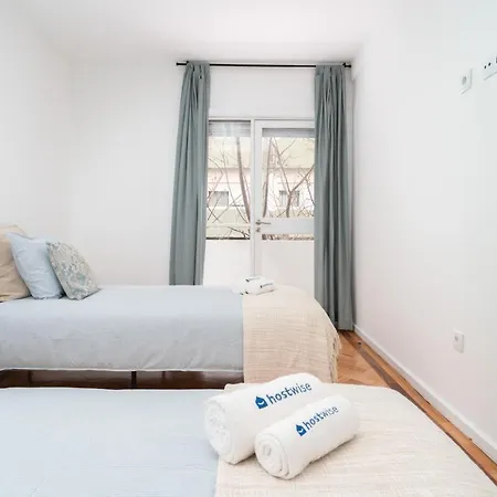 Host Wise - Spacious Fresh Flat W Terrace - Near Sea * Espinho (Aveiro)