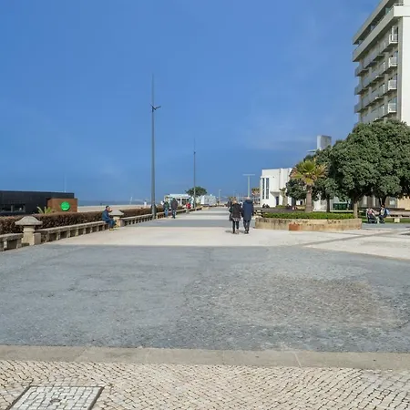 Host Wise - Spacious Fresh Flat W Terrace - Near Sea شقة