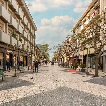 Host Wise - Spacious Fresh Flat W Terrace - Near Sea شقة إسبِنو