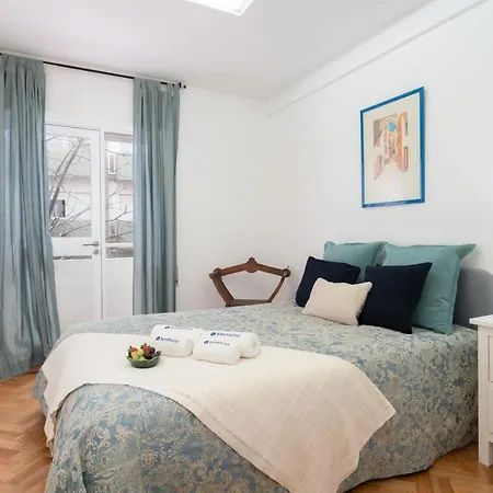 Host Wise - Spacious Fresh Flat W Terrace - Near Sea