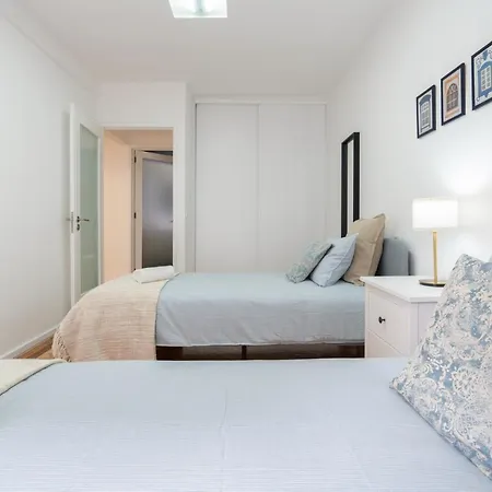 Host Wise - Spacious Fresh Flat W Terrace - Near Sea * إسبِنو