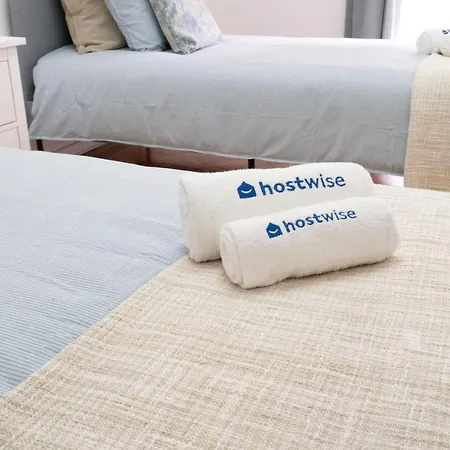 Host Wise - Spacious Fresh Flat W Terrace - Near Sea شقة إسبِنو