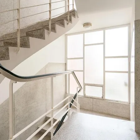 Host Wise - Spacious Fresh Flat W Terrace - Near Sea شقة إسبِنو