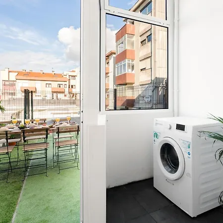 Host Wise - Spacious Fresh Flat W Terrace - Near Sea *