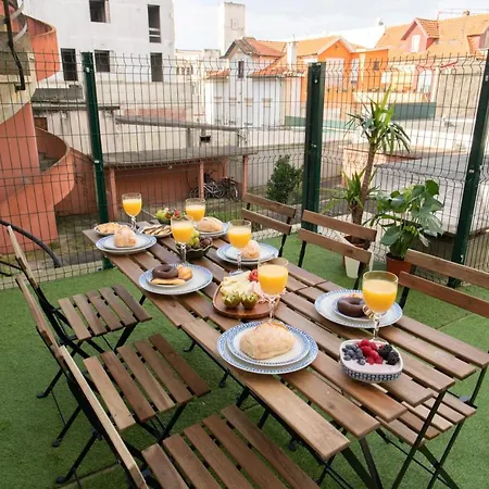 شقة Host Wise - Spacious Fresh Flat W Terrace - Near Sea