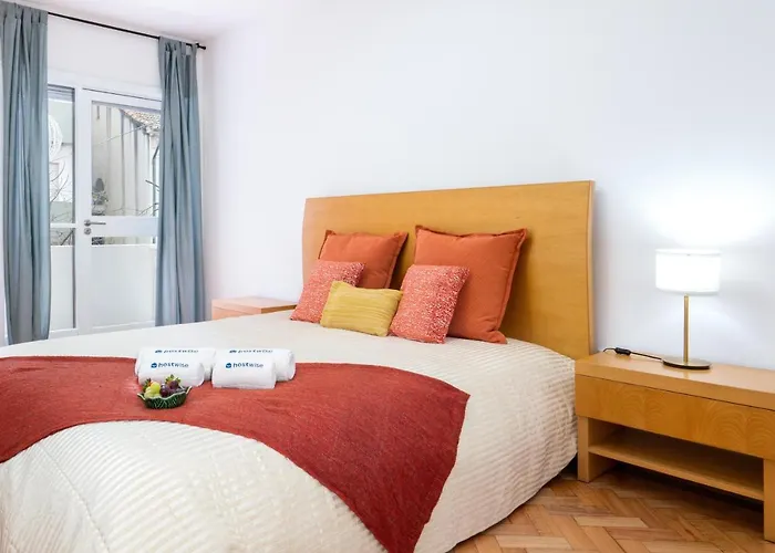 Daire Host Wise - Spacious Fresh Flat W Terrace - Near Sea *