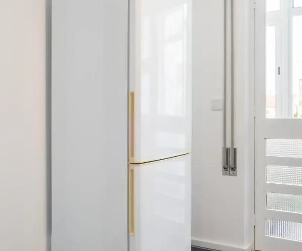 Host Wise - Spacious Fresh Flat W Terrace - Near Sea 아파트 에스피뇨