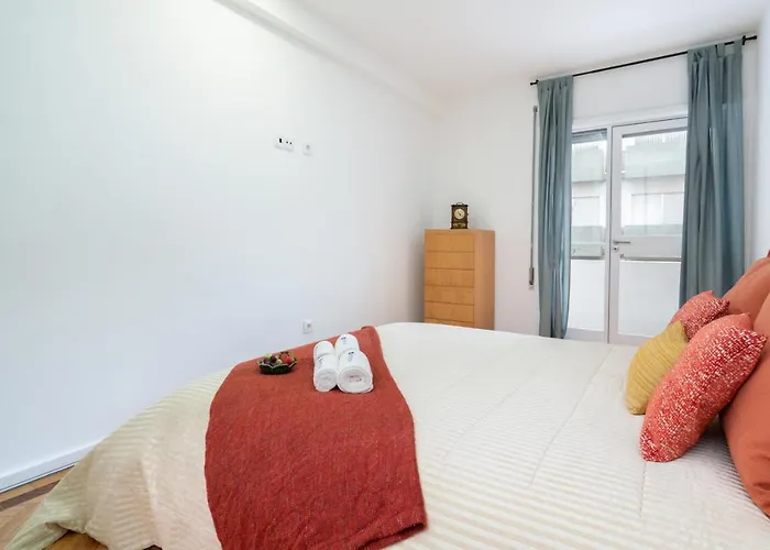 Host Wise - Spacious Fresh Flat W Terrace - Near Sea Daire