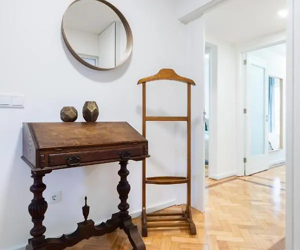 아파트 Host Wise - Spacious Fresh Flat W Terrace - Near Sea