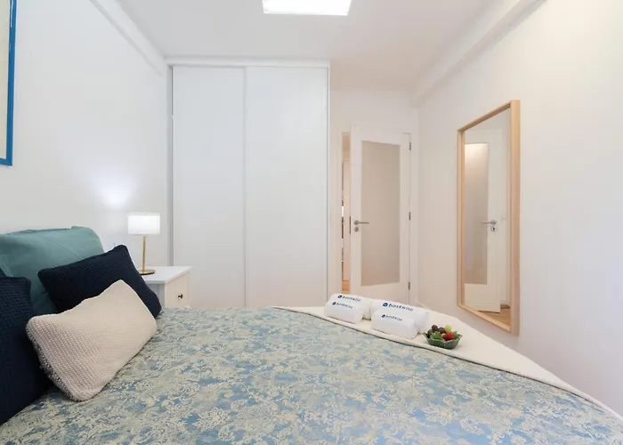 Host Wise - Spacious Fresh Flat W Terrace - Near Sea Daire