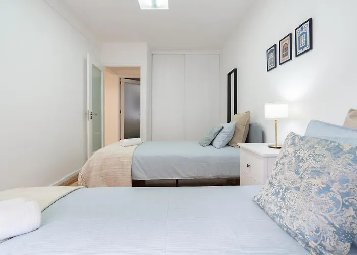 Host Wise - Spacious Fresh Flat W Terrace - Near Sea * Espinho (Aveiro)