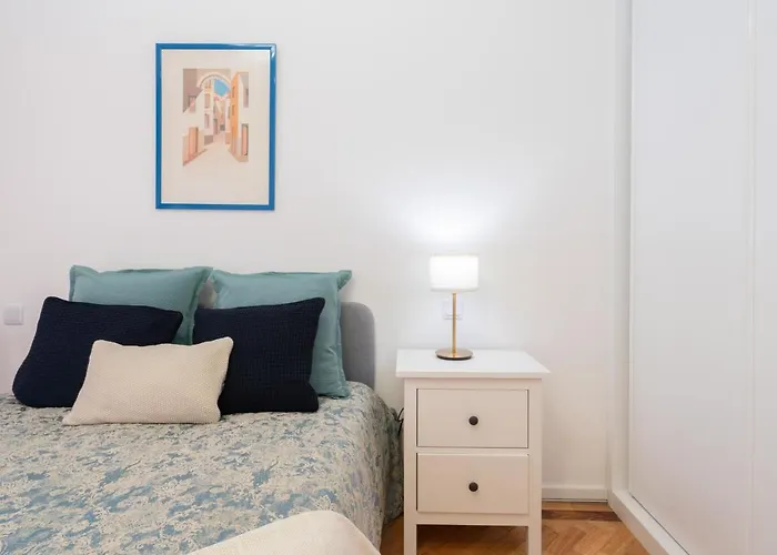 Host Wise - Spacious Fresh Flat W Terrace - Near Sea 아파트