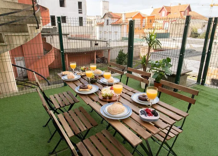 Daire Host Wise - Spacious Fresh Flat W Terrace - Near Sea